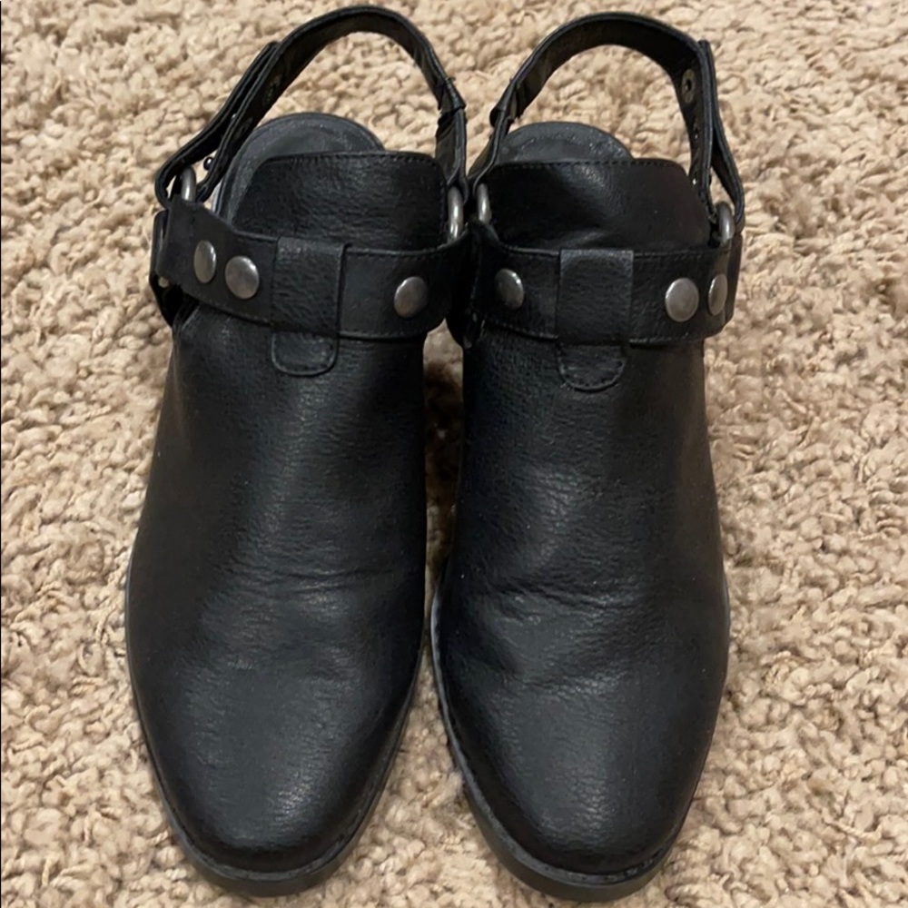 Black sling back